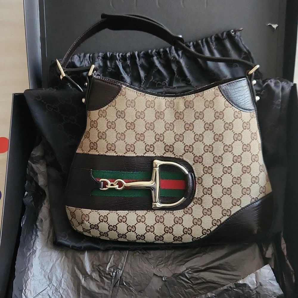 Gucci Women's Shoulder Bag - Picture 1 of 9